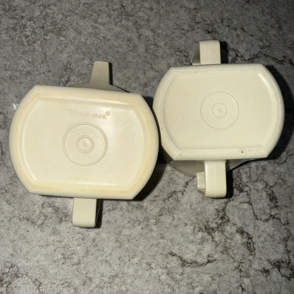 Vintage Tupperware Sugar & Creamer set 1415-14 & 1414-6 Push-In Lids 3.5